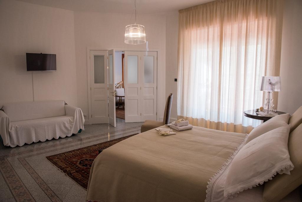 La Maison Doree Giardini Naxos Pokoj fotografie